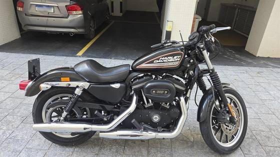 HARLEY-DAVIDSON SPORTSTER 883 ROADSTER 